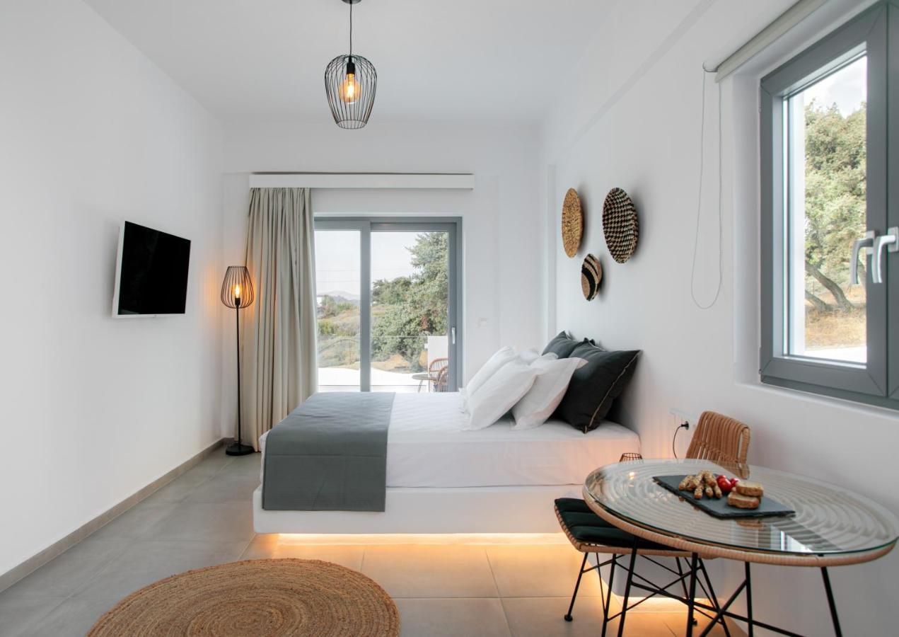 Seanfinity Beachfront Suites Микри-Вигла Экстерьер фото