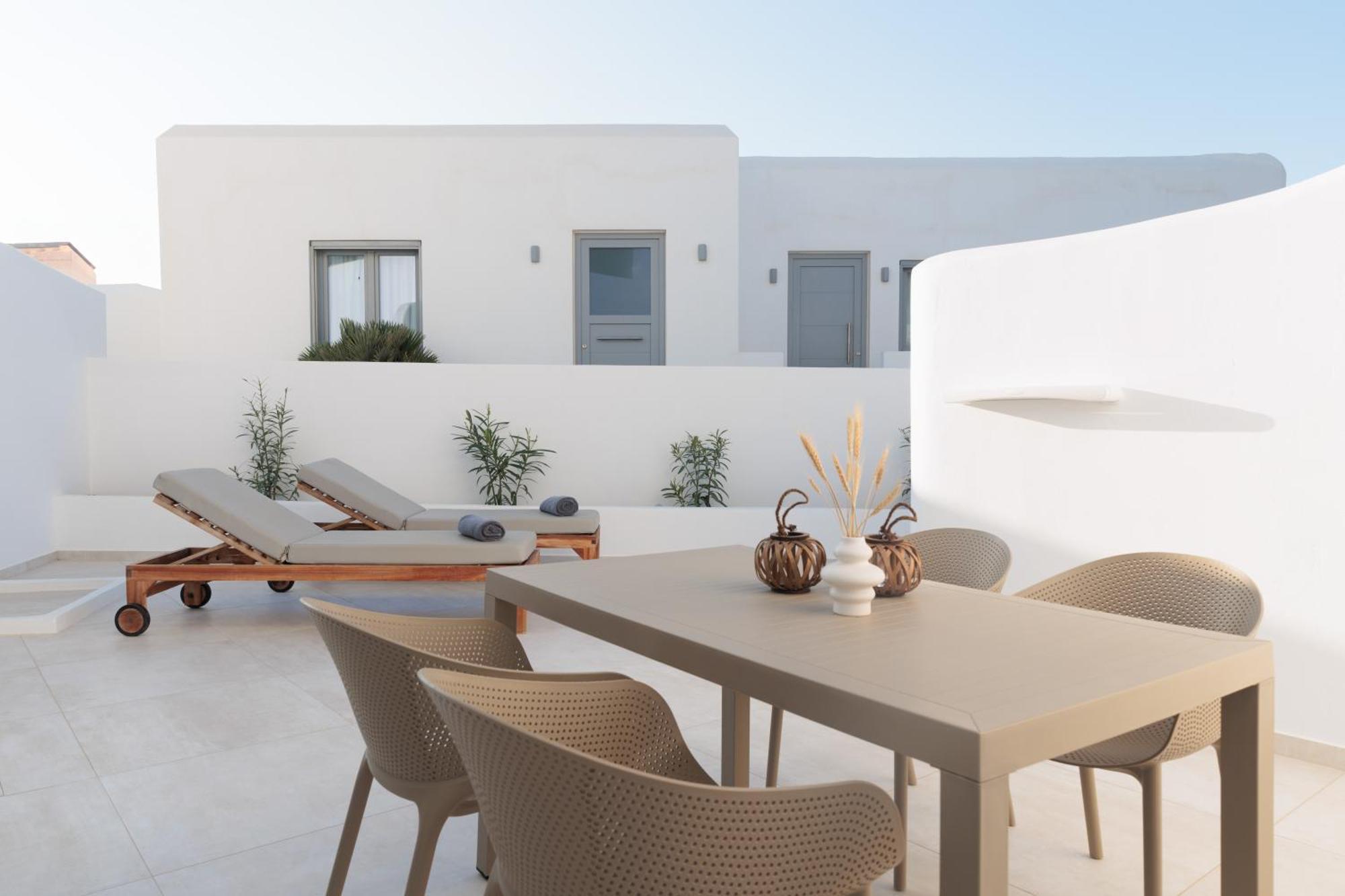 Seanfinity Beachfront Suites Микри-Вигла Экстерьер фото