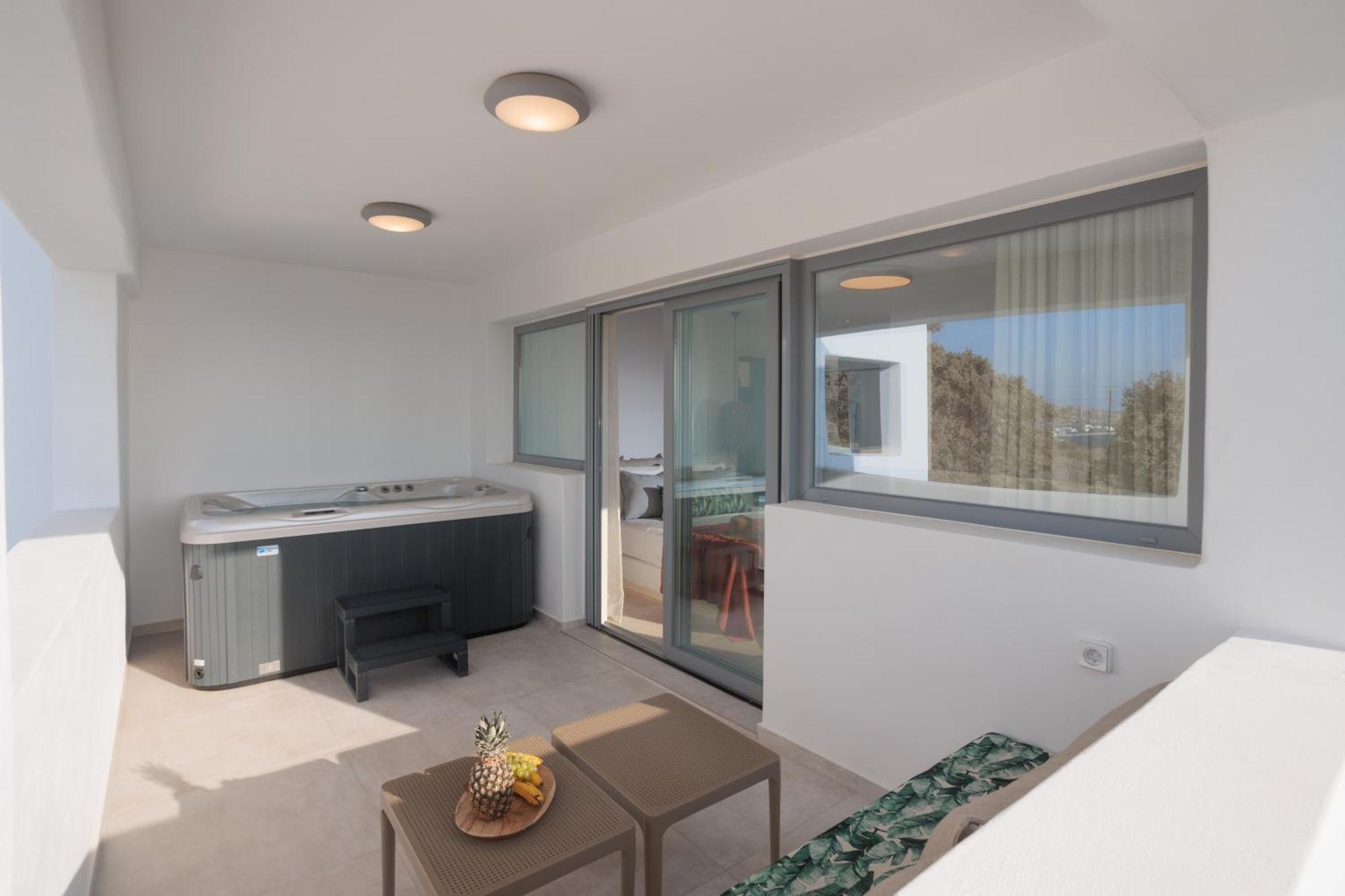 Seanfinity Beachfront Suites Микри-Вигла Экстерьер фото
